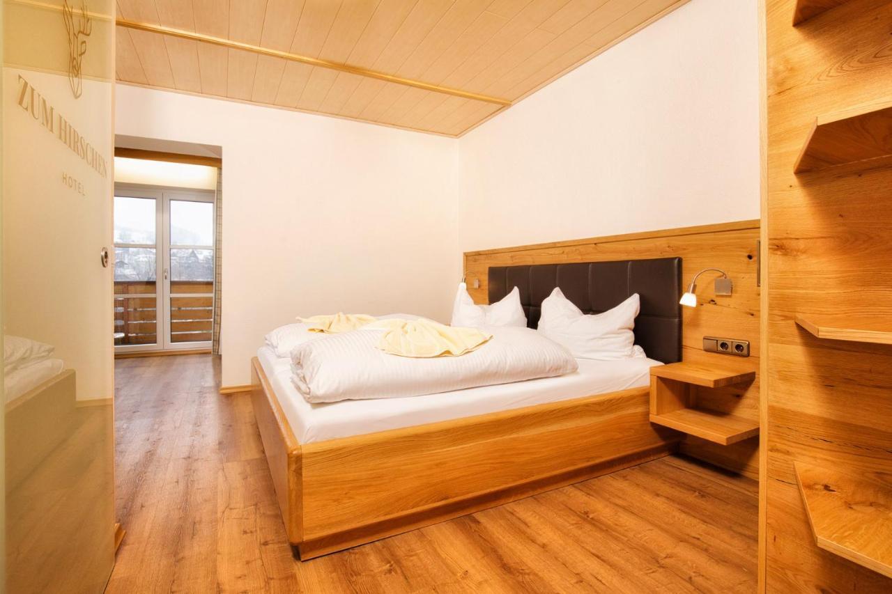 Hotel Zum Hirschen Lam Bagian luar foto