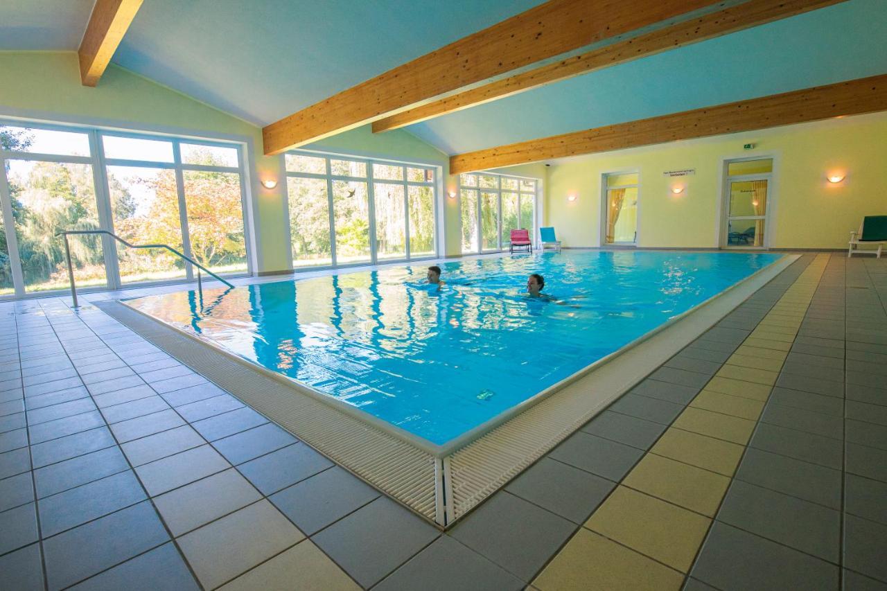 Hotel Zum Hirschen Lam Bagian luar foto